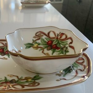 Tiffany & Company HOLIDAY Ribbon Square Bowl Japan